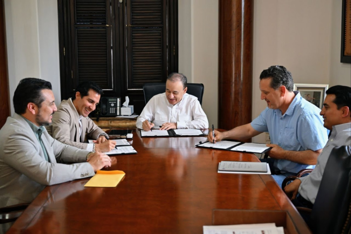 El gobernador Alfonso Durazo Montaño y el director de la Conade, Rommel Pacheco, impulsan el fortalecimiento del deporte en Sonora mediante el convenio entre el Gobierno de Sonora y la Conade, estableciendo una coordinación directa con el Gobierno de México